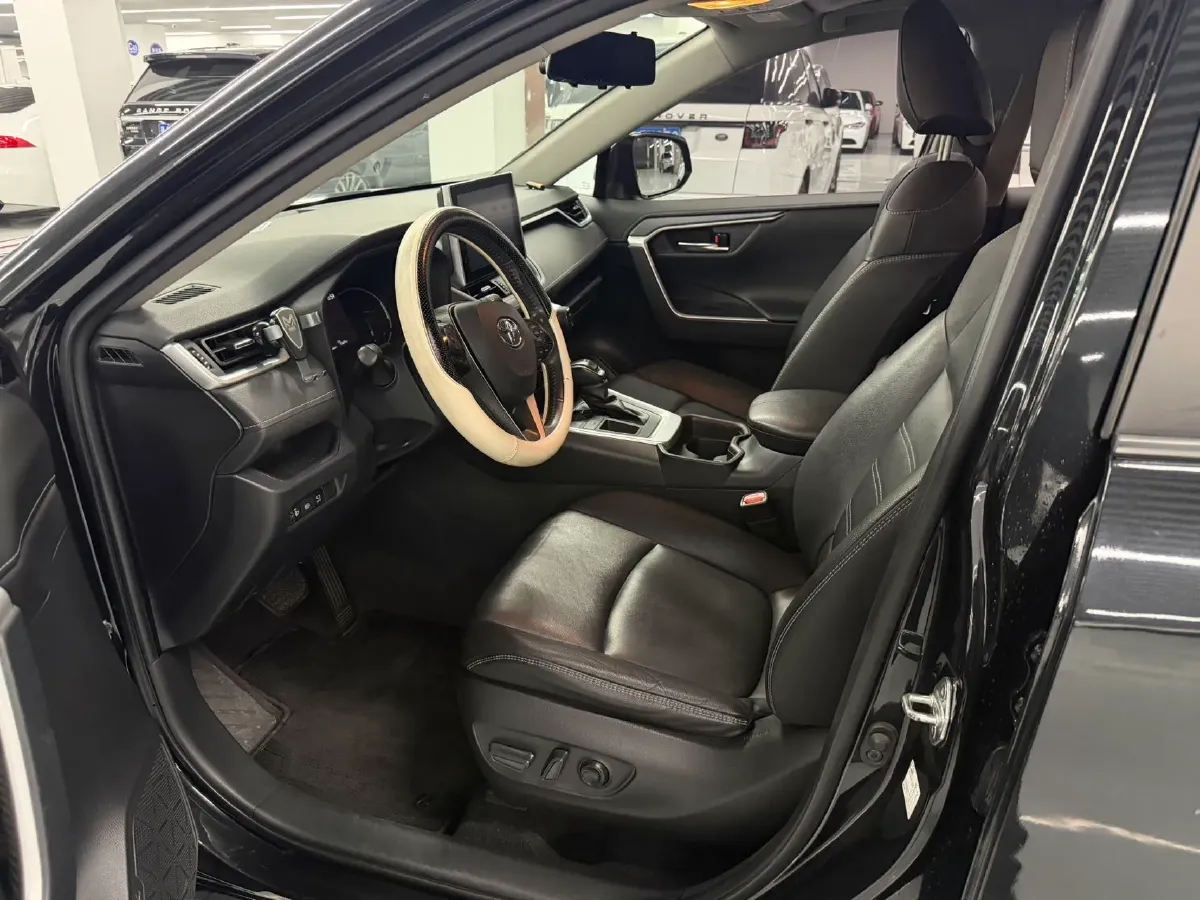 2021 Toyota RAV4 2.0L 171HP L4 CVT,autocango,china used car exporter,china ev exporter,chinese used car exporter,chinese used ev exporter