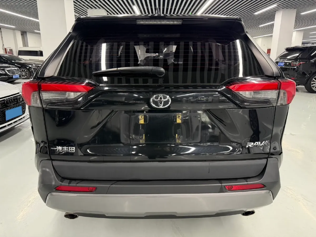 2021 Toyota RAV4 2.0L 171HP L4 CVT,autocango,china used car exporter,china ev exporter,chinese used car exporter,chinese used ev exporter