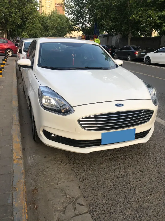 2019 Ford Escort 1.5L 122HP L3 6AT,autocango,china used car exporter,china ev exporter,chinese used car exporter,chinese used ev exporter