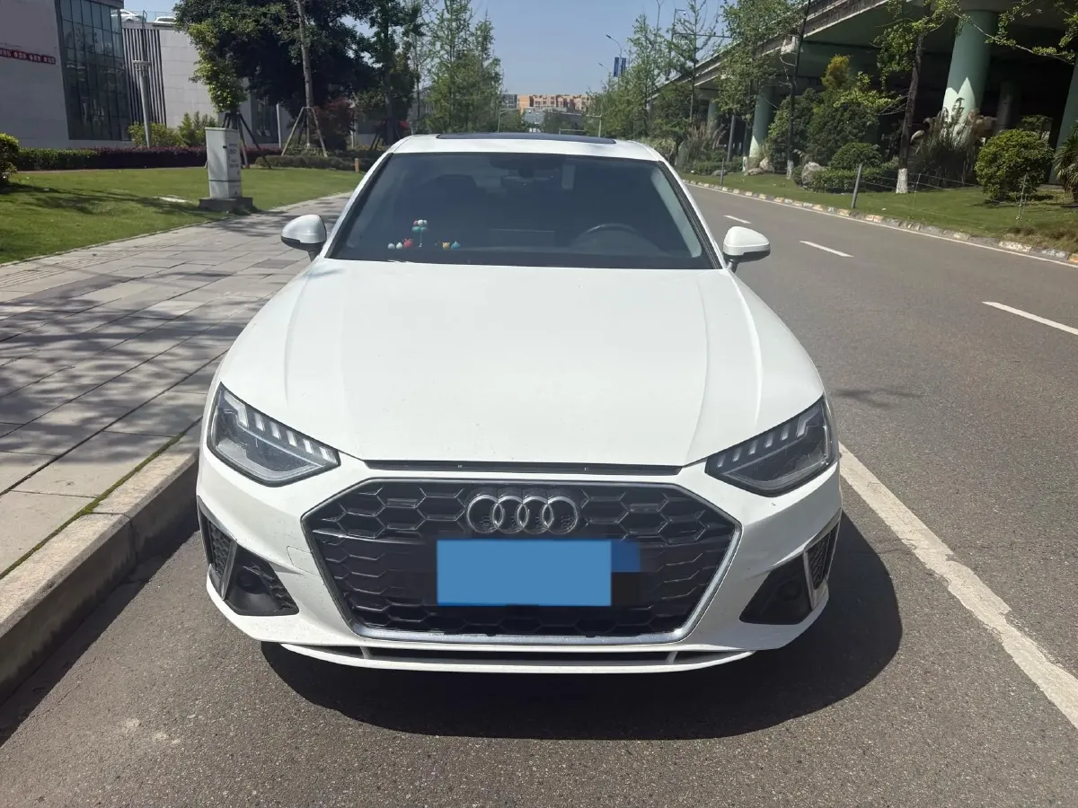 2020 Audi A4L 2.0T 190HP L4 7DCT,autocango,china used car exporter,china ev exporter,chinese used car exporter,chinese used ev exporter