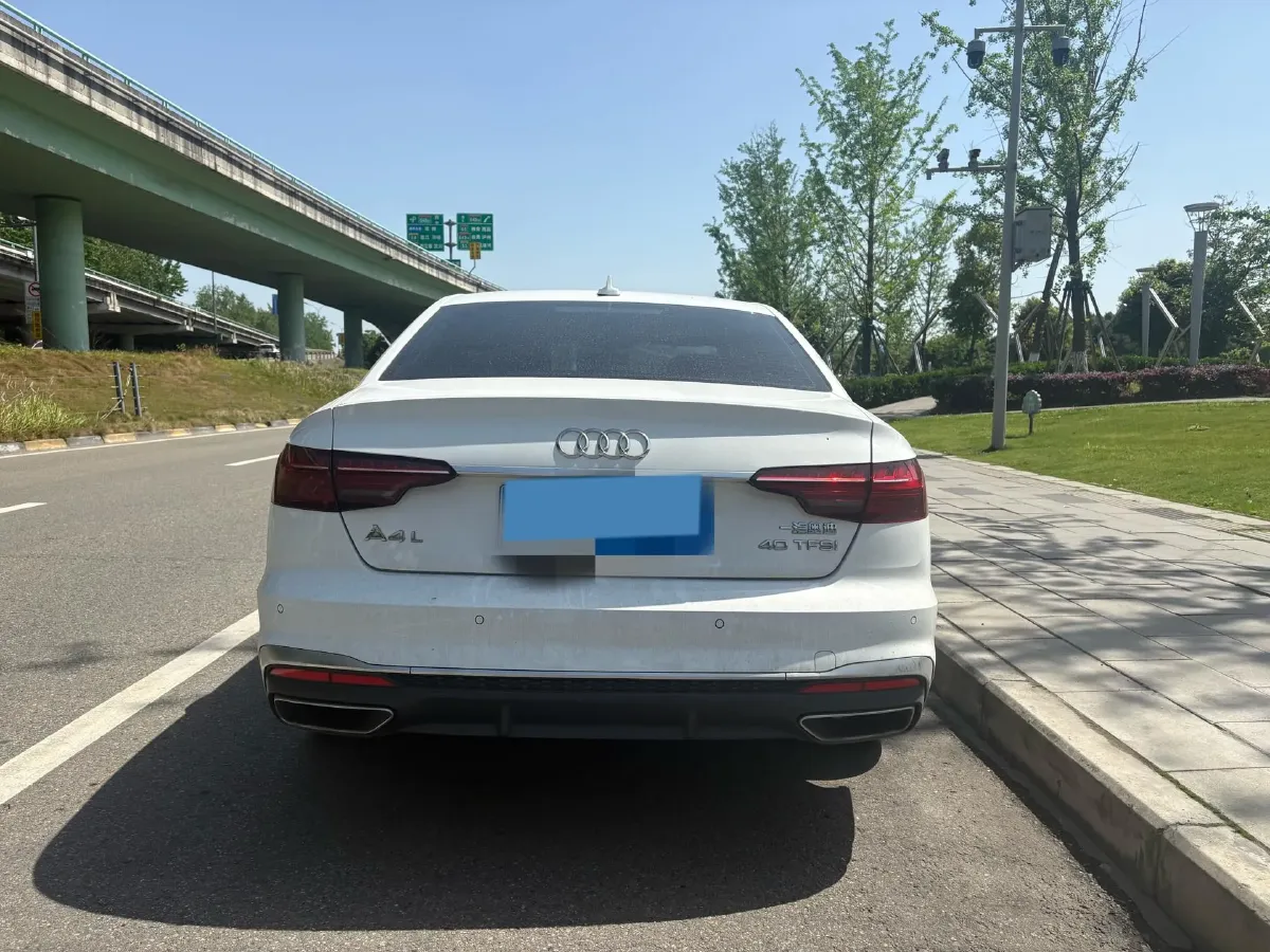 2020 Audi A4L 2.0T 190HP L4 7DCT,autocango,china used car exporter,china ev exporter,chinese used car exporter,chinese used ev exporter