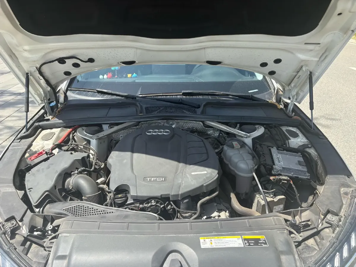 2020 Audi A4L 2.0T 190HP L4 7DCT,autocango,china used car exporter,china ev exporter,chinese used car exporter,chinese used ev exporter