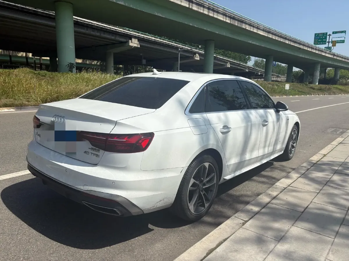 2020 Audi A4L 2.0T 190HP L4 7DCT,autocango,china used car exporter,china ev exporter,chinese used car exporter,chinese used ev exporter