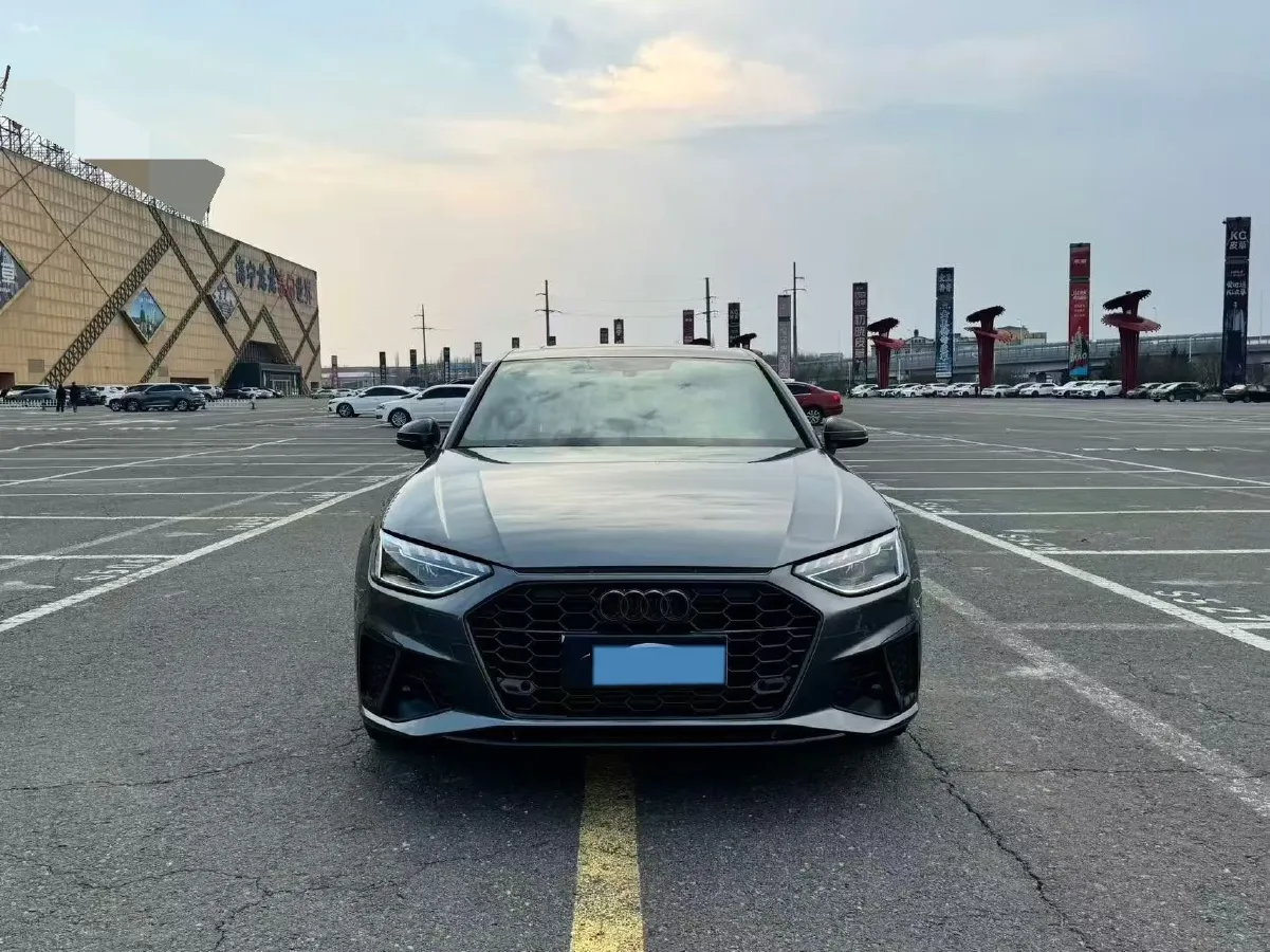 2024 Audi A4L 2.0T 190HP L4 7DCT,autocango,china used car exporter,china ev exporter,chinese used car exporter,chinese used ev exporter