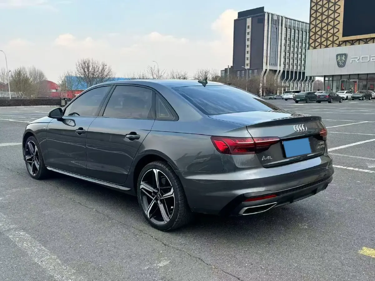 2024 Audi A4L 2.0T 190HP L4 7DCT,autocango,china used car exporter,china ev exporter,chinese used car exporter,chinese used ev exporter