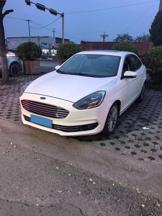 2019 Ford Escort 1.0T 128HP L3 6AT,autocango,china used car exporter,china ev exporter,chinese used car exporter,chinese used ev exporter