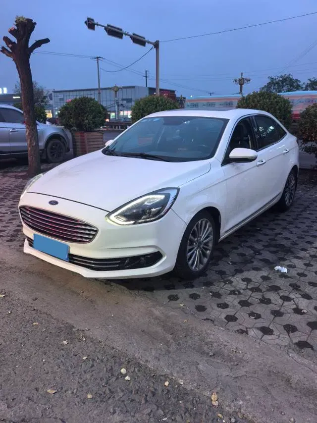 2019 Ford Escort 1.0T 128HP L3 6AT,autocango,china used car exporter,china ev exporter,chinese used car exporter,chinese used ev exporter