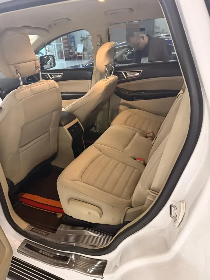 2020 Ford Edge 2.0T 245HP L4 8AT,autocango,china used car exporter,china ev exporter,chinese used car exporter,chinese used ev exporter