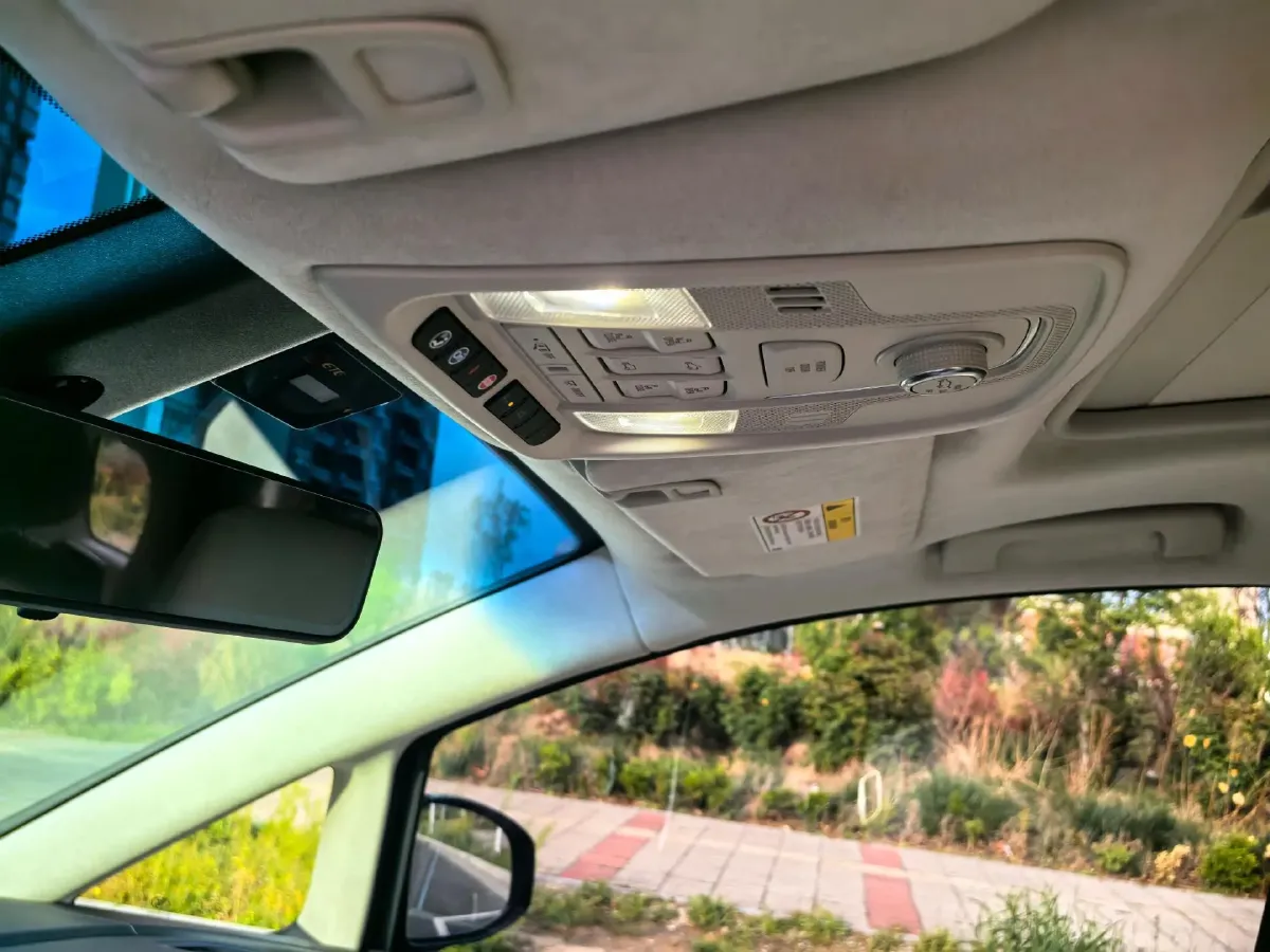 2021 Buick GL8 2.0T 237HP L4 9AT,autocango,china used car exporter,china ev exporter,chinese used car exporter,chinese used ev exporter