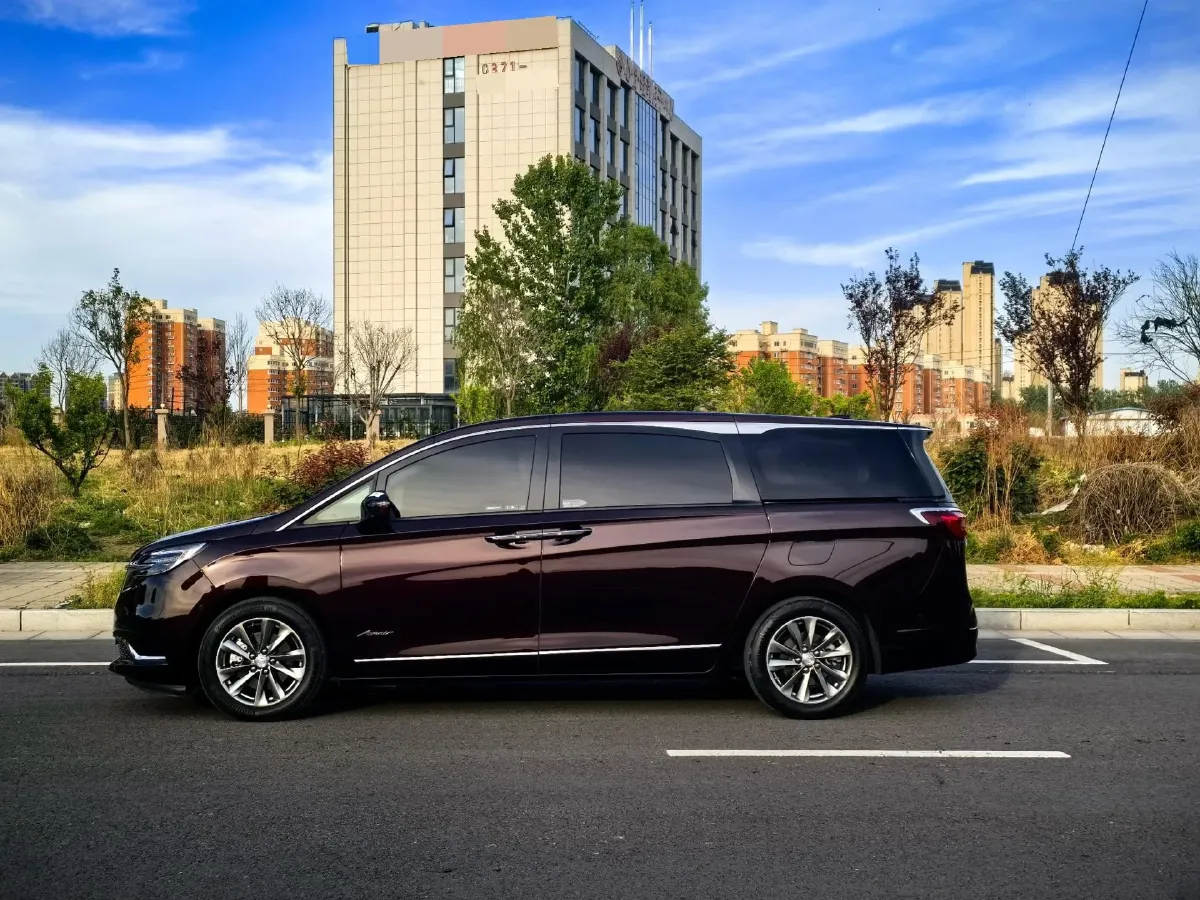 2021 Buick GL8 2.0T 237HP L4 9AT,autocango,china used car exporter,china ev exporter,chinese used car exporter,chinese used ev exporter