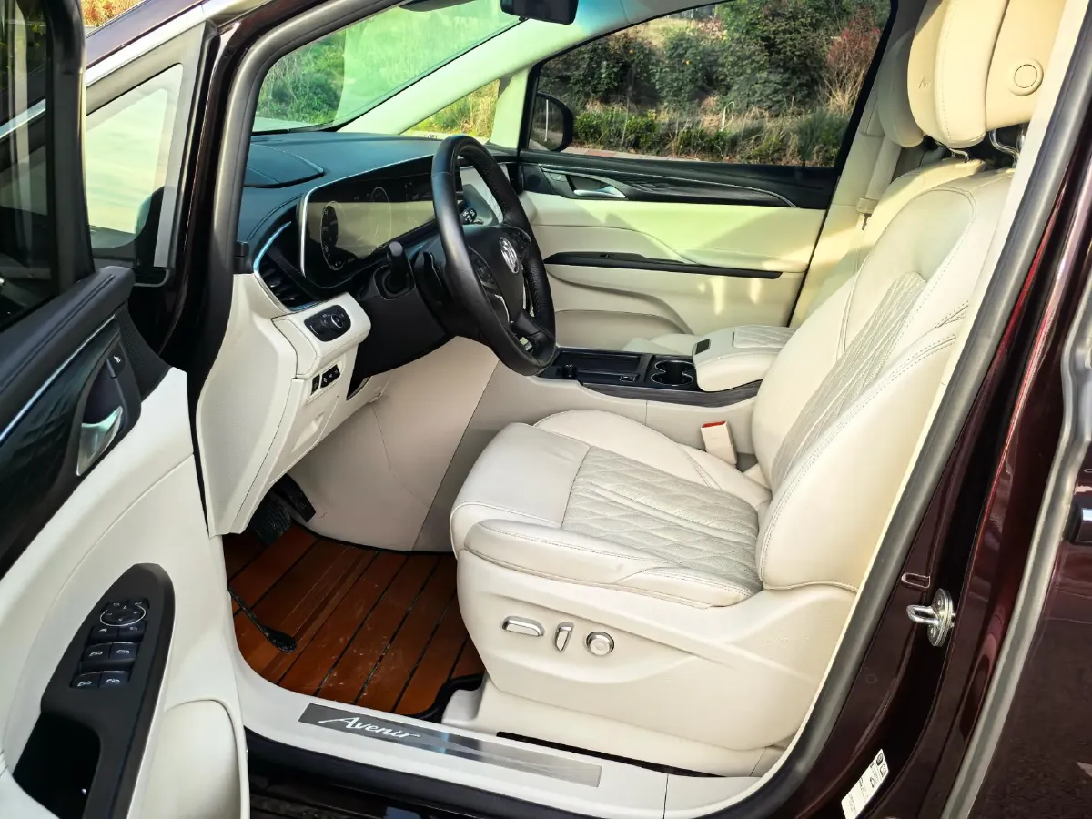 2021 Buick GL8 2.0T 237HP L4 9AT,autocango,china used car exporter,china ev exporter,chinese used car exporter,chinese used ev exporter