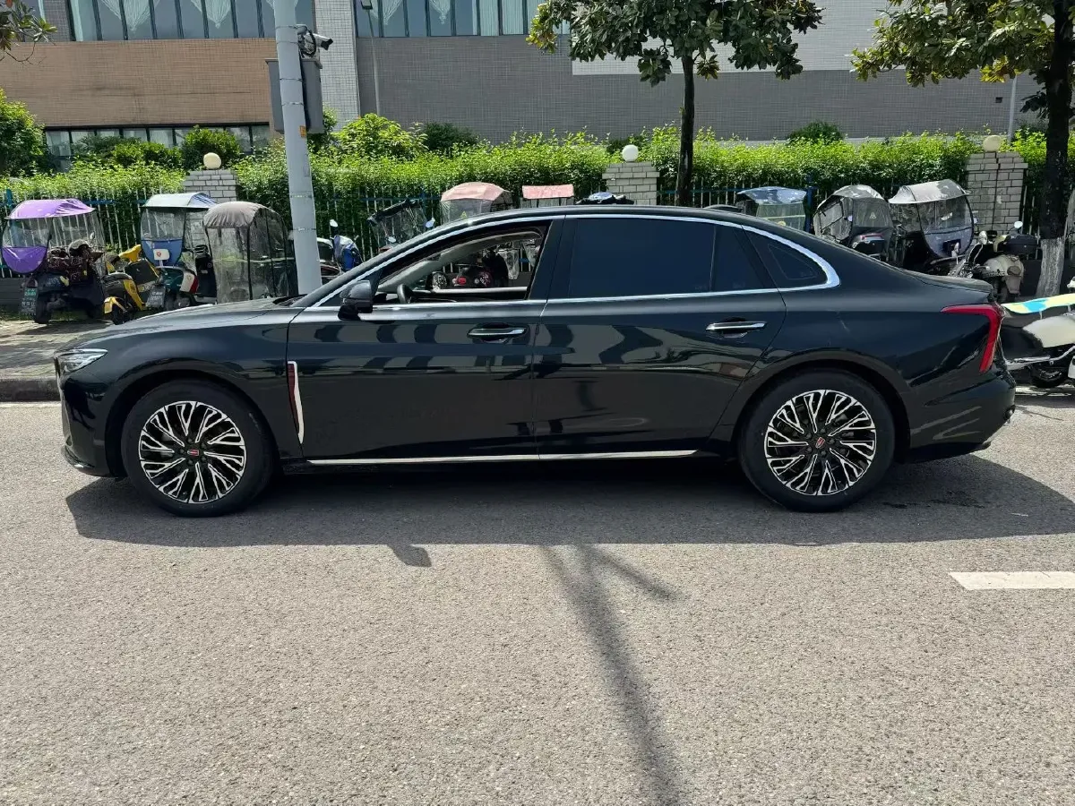 2025 HongQi H5 1.5T 169HP L4 1DHT Hybrid,autocango,china used car exporter,china ev exporter,chinese used car exporter,chinese used ev exporter