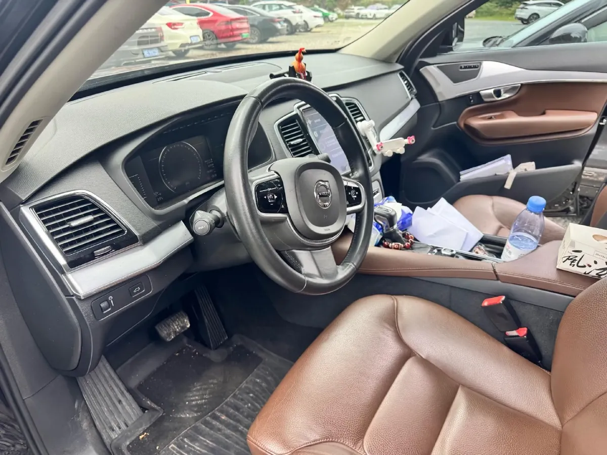 2018 Land Rover Discovery 2.0T 300HP L4 8AT,autocango,china used car exporter,china ev exporter,chinese used car exporter,chinese used ev exporter