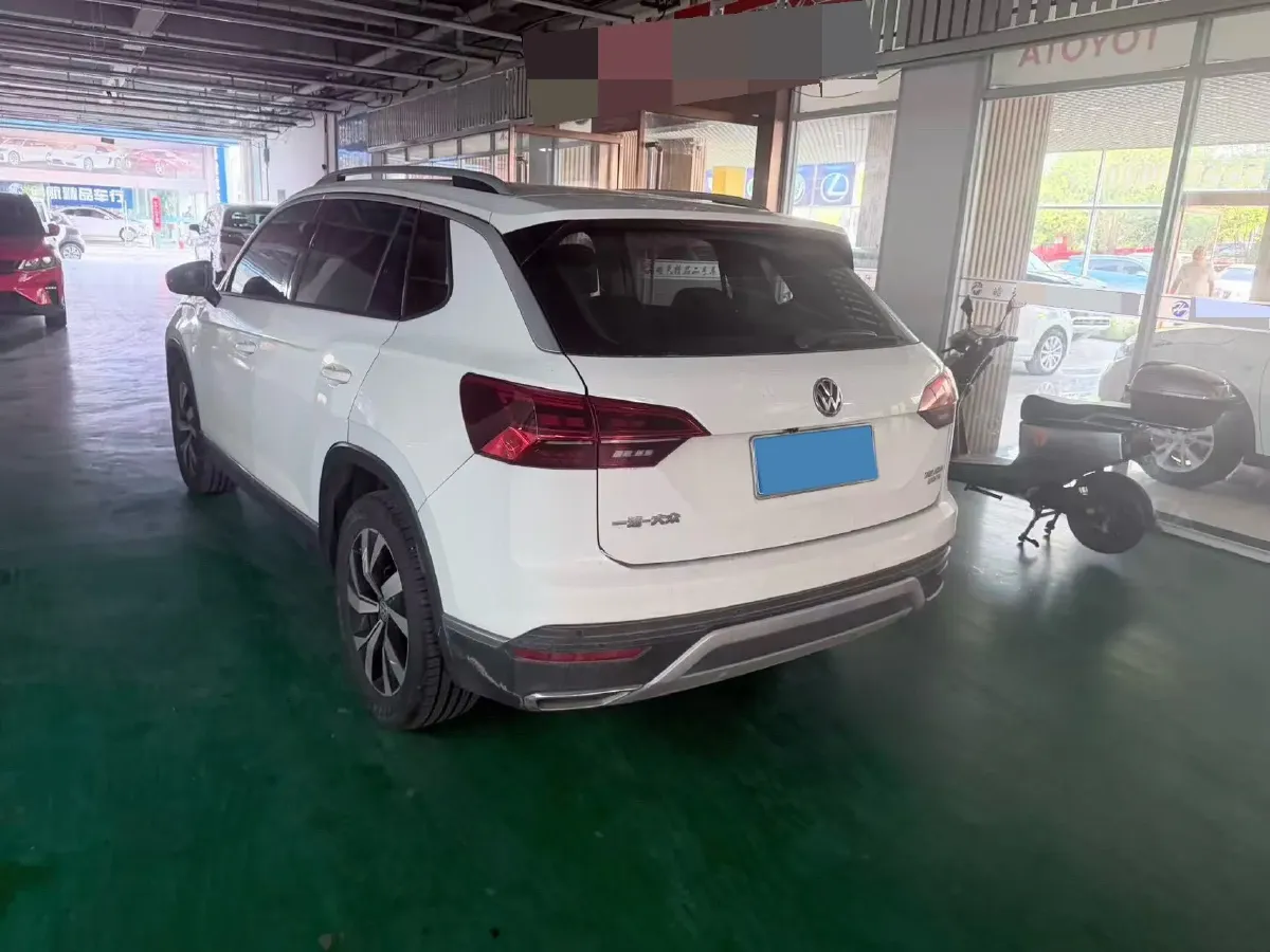 2019 Jeep Cherokee 2.0T 234HP L4 9AT,autocango,china used car exporter,china ev exporter,chinese used car exporter,chinese used ev exporter