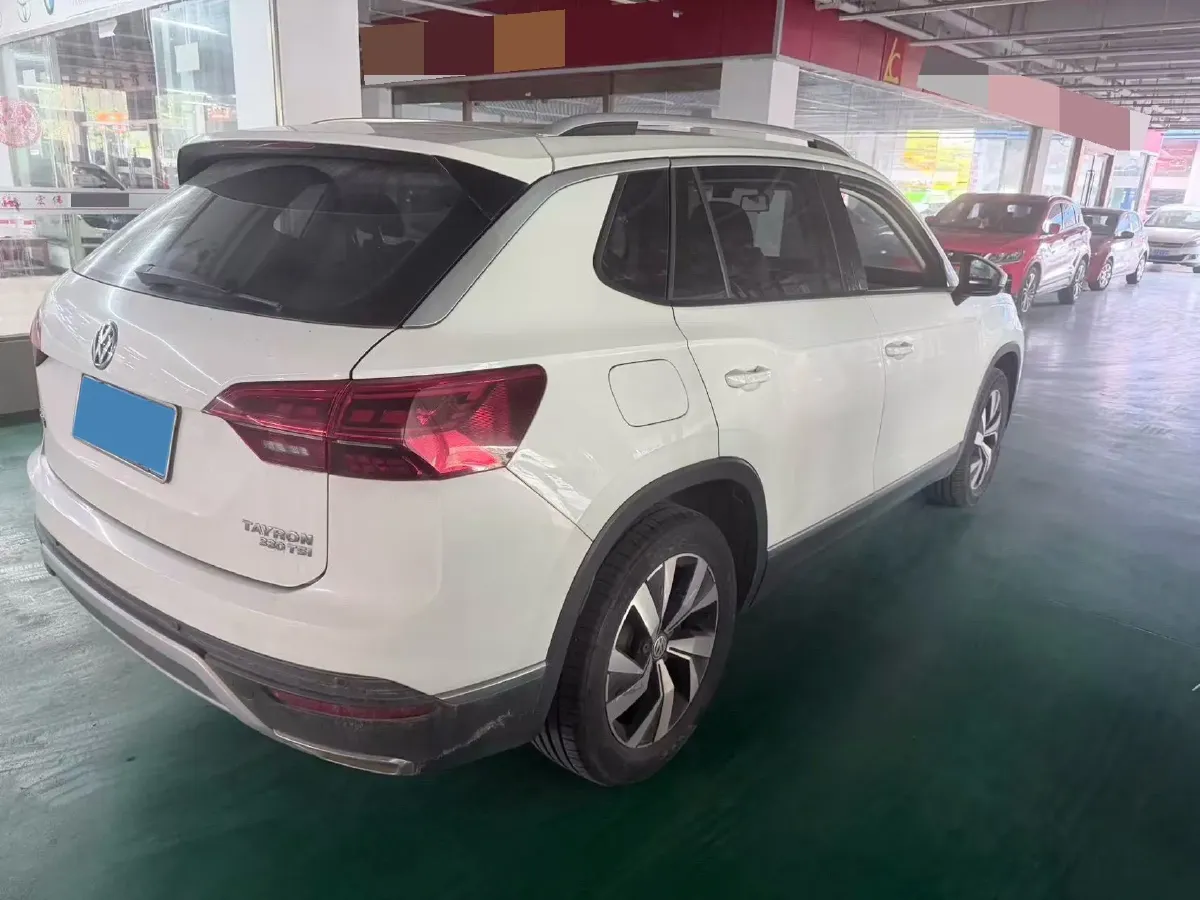 2019 Jeep Cherokee 2.0T 234HP L4 9AT,autocango,china used car exporter,china ev exporter,chinese used car exporter,chinese used ev exporter