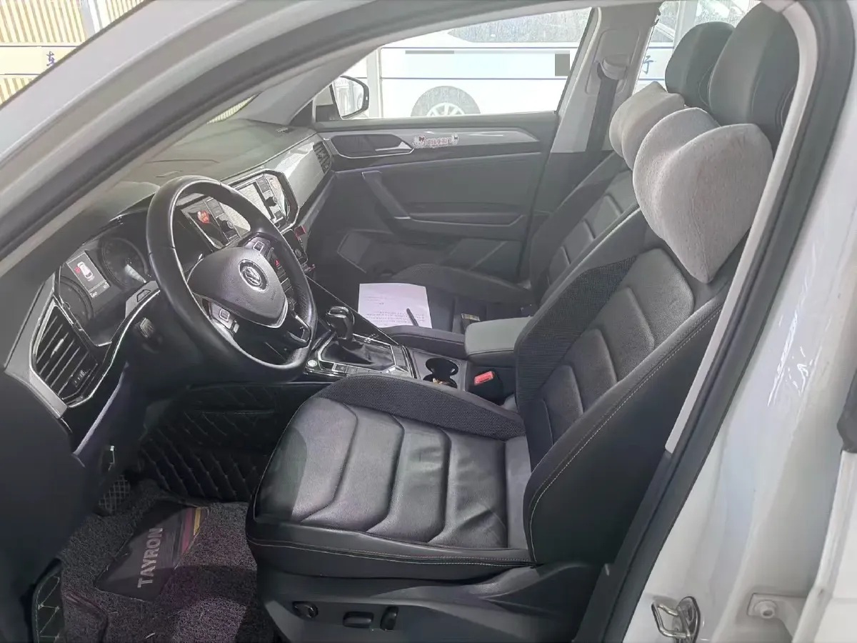 2019 Jeep Cherokee 2.0T 234HP L4 9AT,autocango,china used car exporter,china ev exporter,chinese used car exporter,chinese used ev exporter