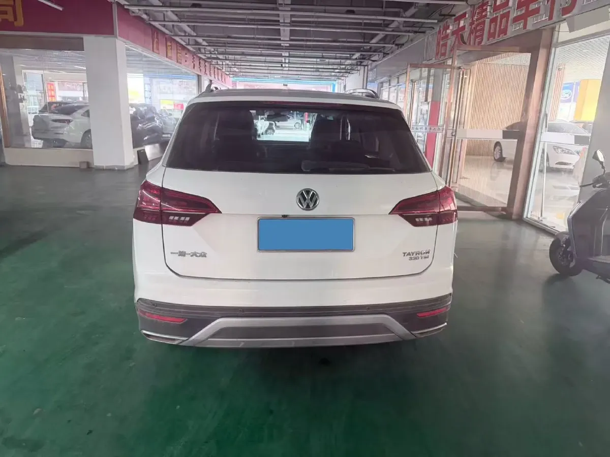 2019 Jeep Cherokee 2.0T 234HP L4 9AT,autocango,china used car exporter,china ev exporter,chinese used car exporter,chinese used ev exporter