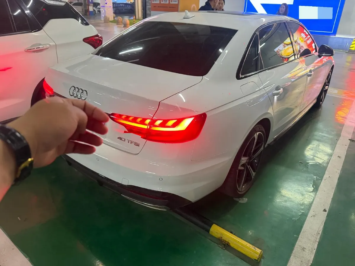 2024 Audi A4L 2.0T 190HP L4 7DCT,autocango,china used car exporter,china ev exporter,chinese used car exporter,chinese used ev exporter