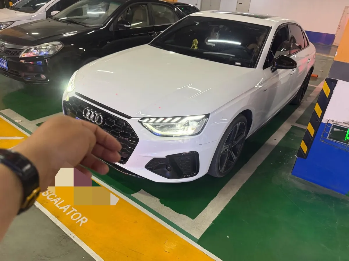 2024 Audi A4L 2.0T 190HP L4 7DCT,autocango,china used car exporter,china ev exporter,chinese used car exporter,chinese used ev exporter