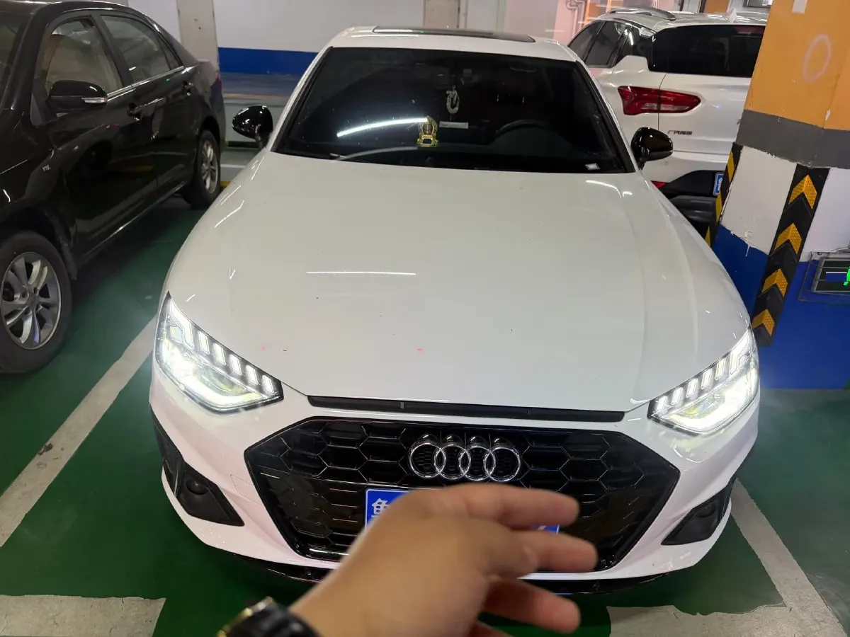 2024 Audi A4L 2.0T 190HP L4 7DCT,autocango,china used car exporter,china ev exporter,chinese used car exporter,chinese used ev exporter