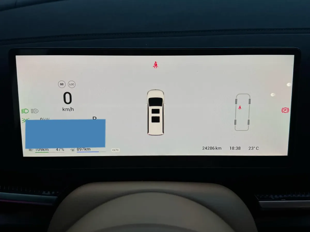 2025 Voyah Dream 1.5T 150HP L4 PHEV 41.7KWH,autocango,china used car exporter,china ev exporter,chinese used car exporter,chinese used ev exporter