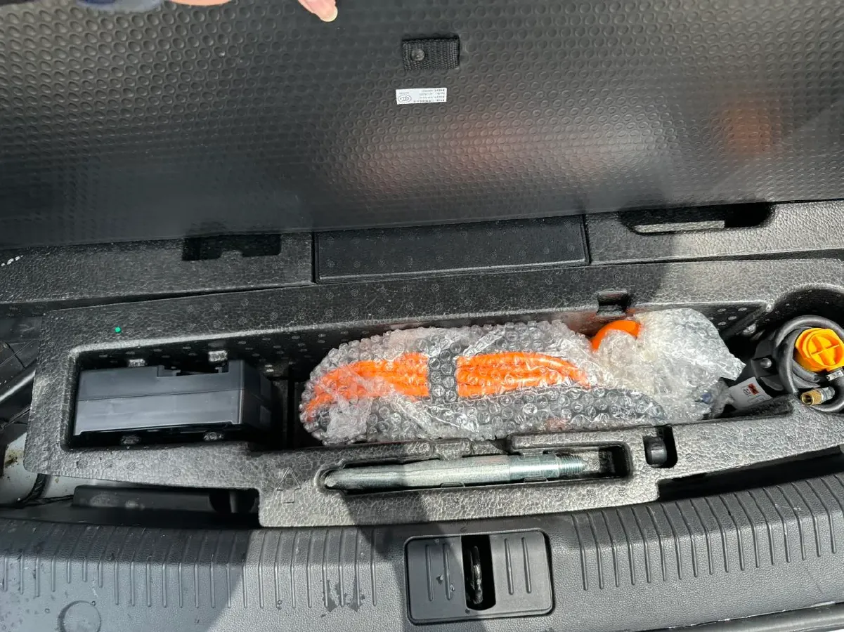 2019 Roewe i6 1.5T 169HP L4 AMT PHEV 9.1KWH,autocango,china used car exporter,china ev exporter,chinese used car exporter,chinese used ev exporter