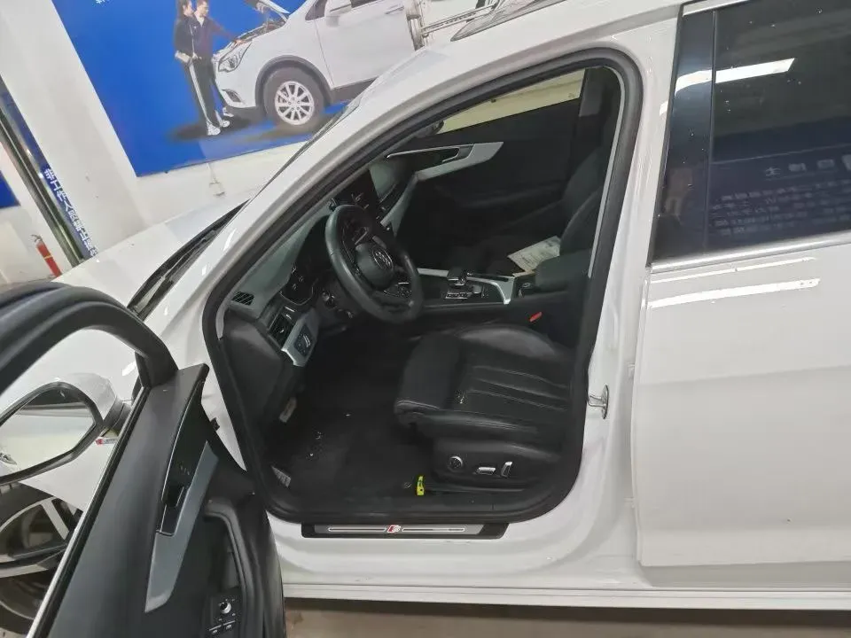 2020 Audi A4L 2.0T 190HP L4 7DCT,autocango,china used car exporter,china ev exporter,chinese used car exporter,chinese used ev exporter