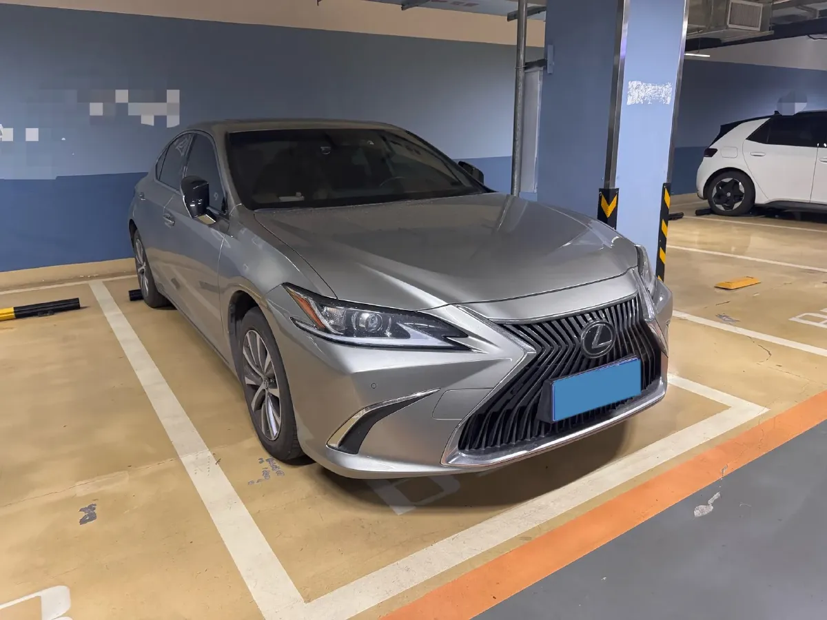 2020 Lexus ES 2.0L 173HP L4 CVT,autocango,china used car exporter,china ev exporter,chinese used car exporter,chinese used ev exporter