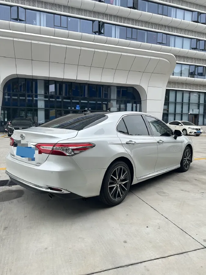 2023 Toyota Camry 2.5L 207HP L4 8AT,autocango,china used car exporter,china ev exporter,chinese used car exporter,chinese used ev exporter