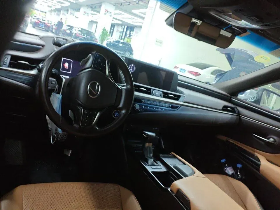 2021 Lexus ES 2.5L 178HP L4 E-CVT Hybrid,autocango,china used car exporter,china ev exporter,chinese used car exporter,chinese used ev exporter