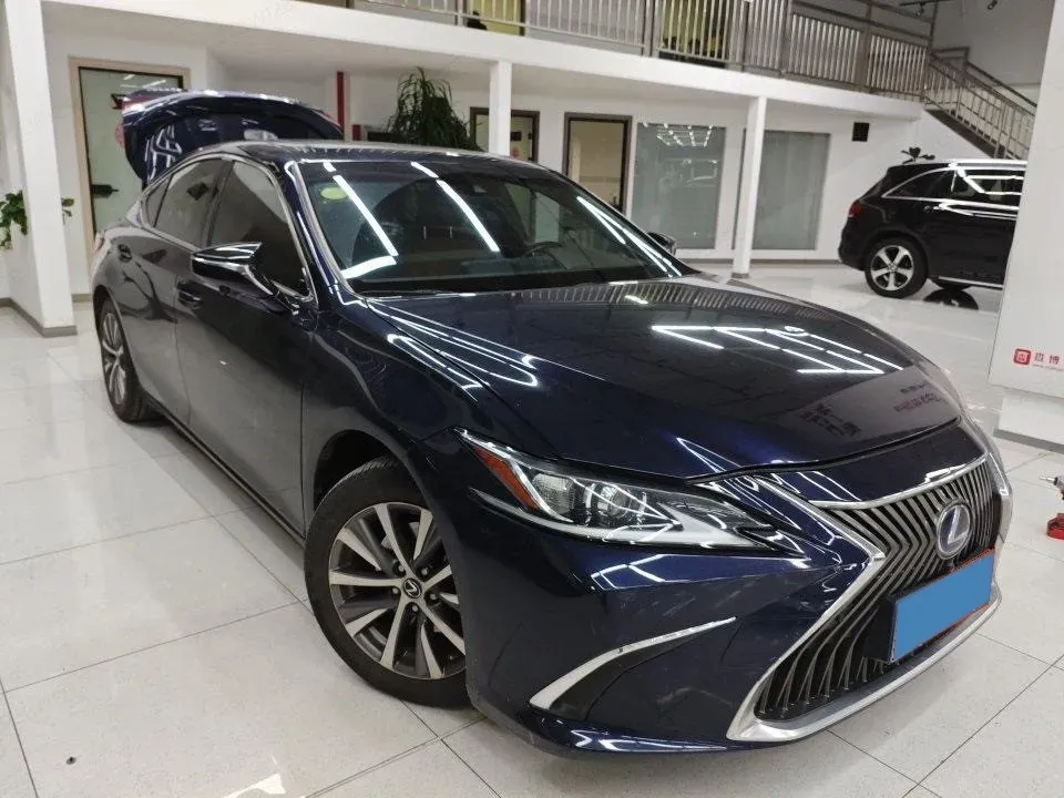 2021 Lexus ES 2.5L 178HP L4 E-CVT Hybrid,autocango,china used car exporter,china ev exporter,chinese used car exporter,chinese used ev exporter