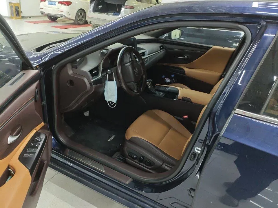 2021 Lexus ES 2.5L 178HP L4 E-CVT Hybrid,autocango,china used car exporter,china ev exporter,chinese used car exporter,chinese used ev exporter