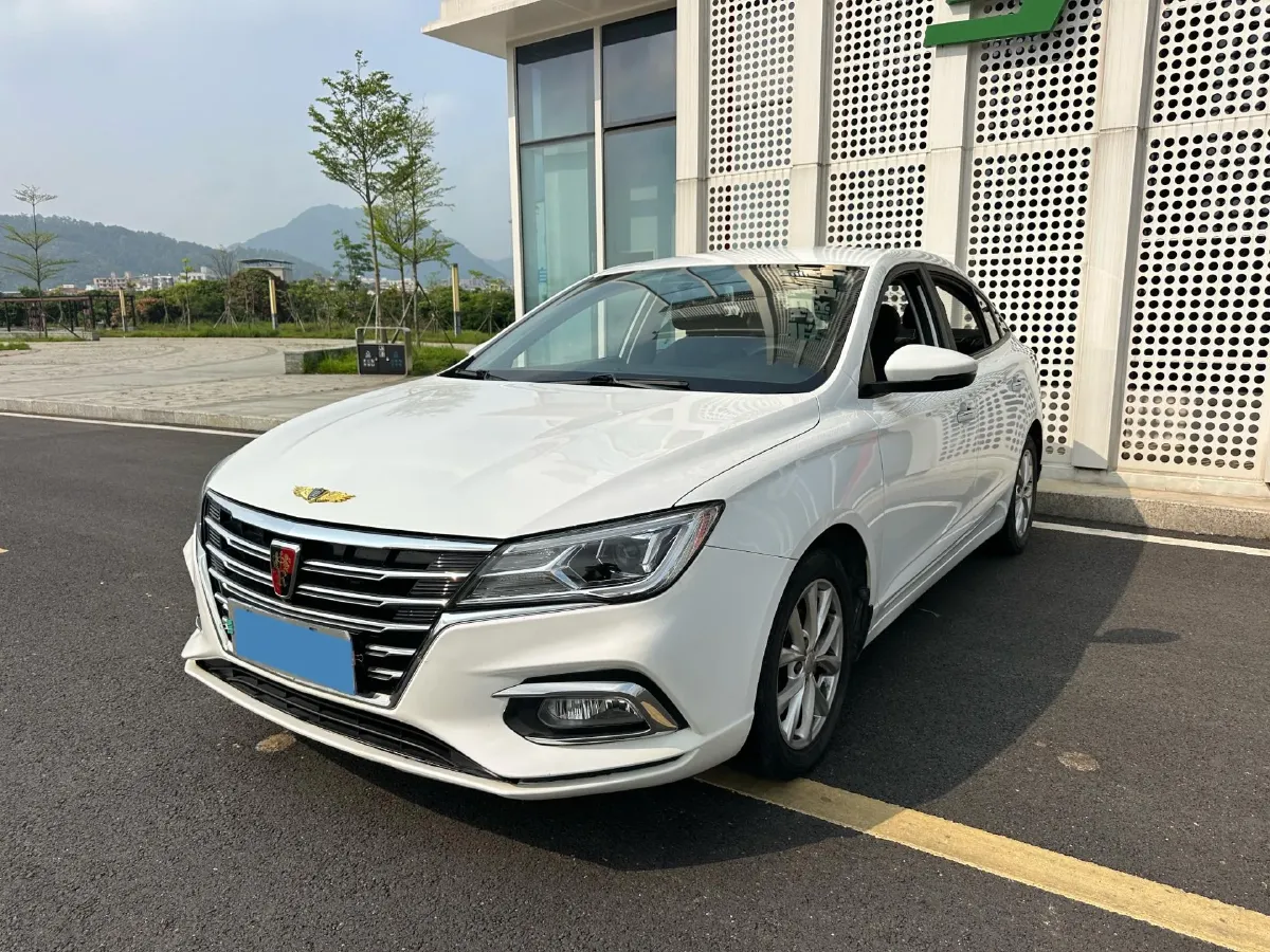 2019 Roewe i5 1.5L 120HP L4 5MT,autocango,china used car exporter,china ev exporter,chinese used car exporter,chinese used ev exporter