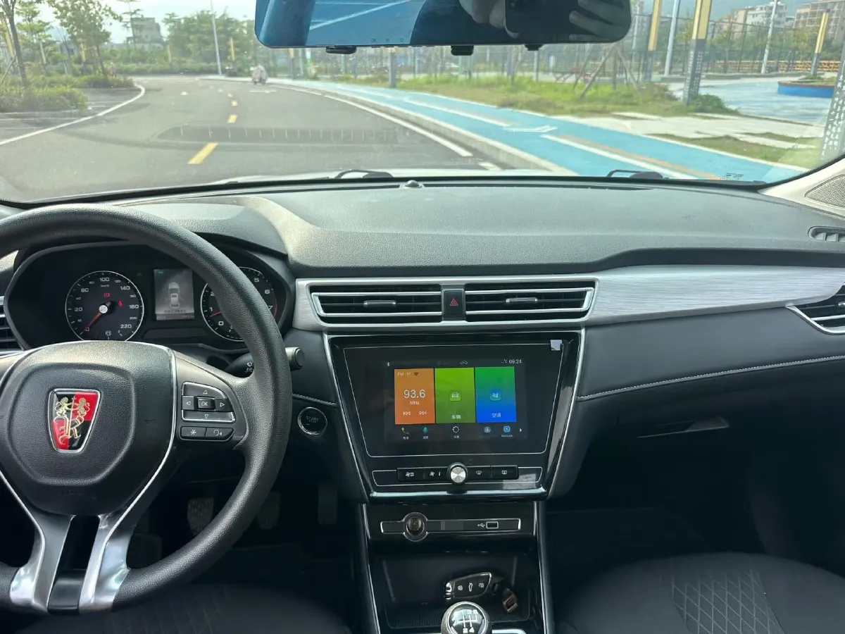 2019 Roewe i5 1.5L 120HP L4 5MT,autocango,china used car exporter,china ev exporter,chinese used car exporter,chinese used ev exporter