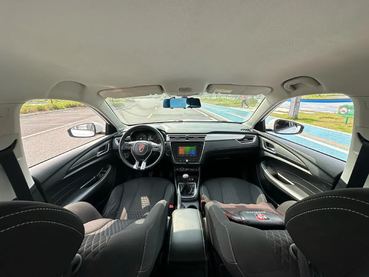 2019 Roewe i5 1.5L 120HP L4 5MT,autocango,china used car exporter,china ev exporter,chinese used car exporter,chinese used ev exporter