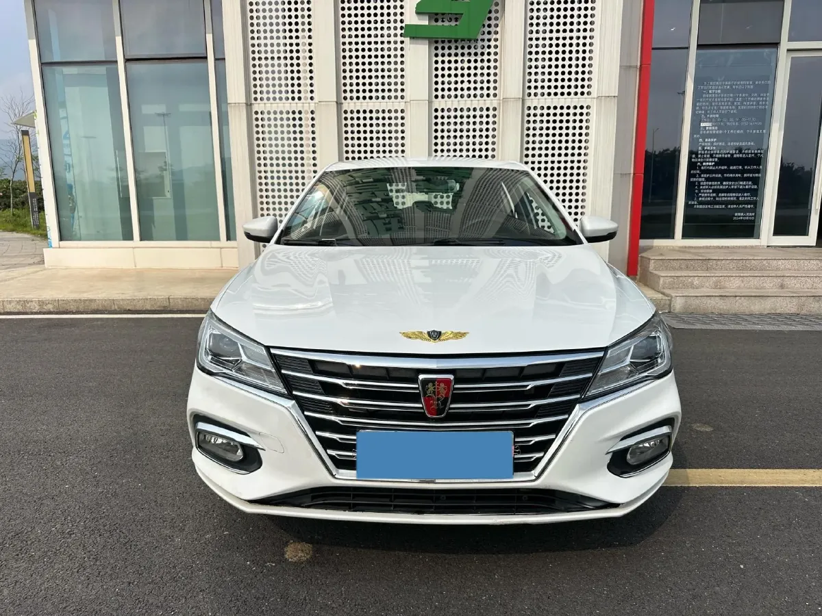 2019 Roewe i5 1.5L 120HP L4 5MT,autocango,china used car exporter,china ev exporter,chinese used car exporter,chinese used ev exporter