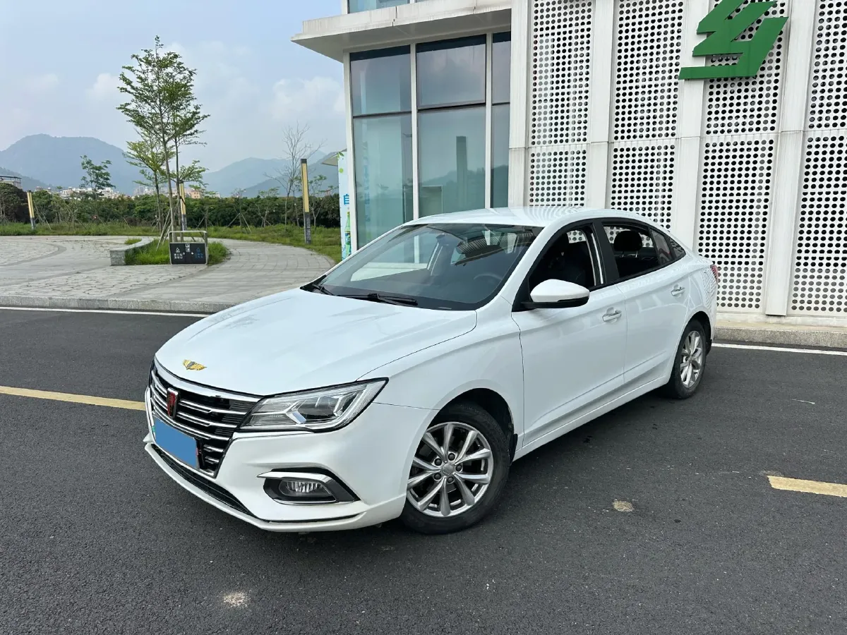2019 Roewe i5 1.5L 120HP L4 5MT,autocango,china used car exporter,china ev exporter,chinese used car exporter,chinese used ev exporter