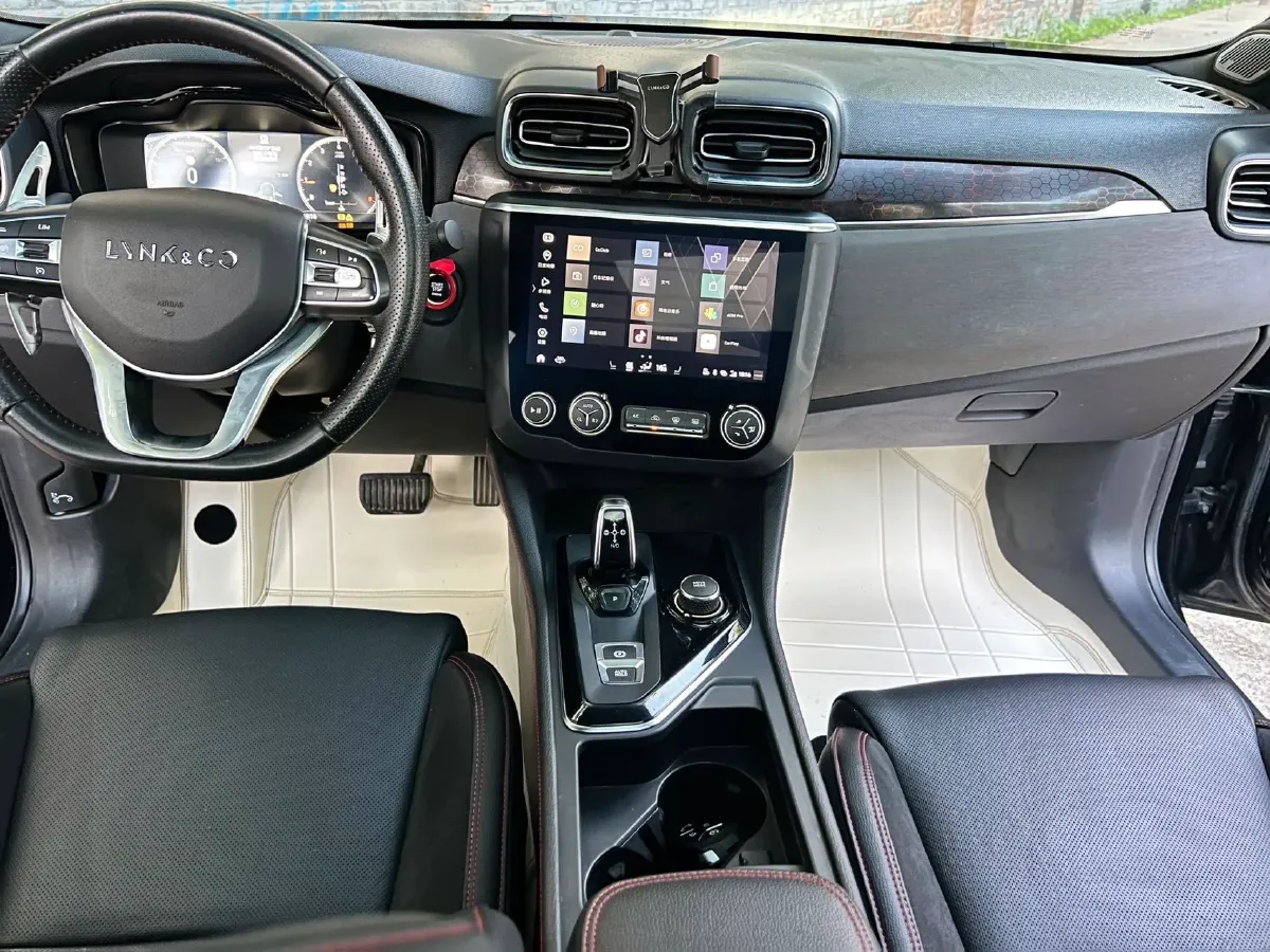 2019 LYNK&CO 01 2.0T 190HP L4 6AT,autocango,china used car exporter,china ev exporter,chinese used car exporter,chinese used ev exporter