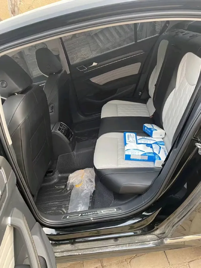 2026 Volkswagen Magotan 2.0T 220HP L4 7DCT,autocango,china used car exporter,china ev exporter,chinese used car exporter,chinese used ev exporter