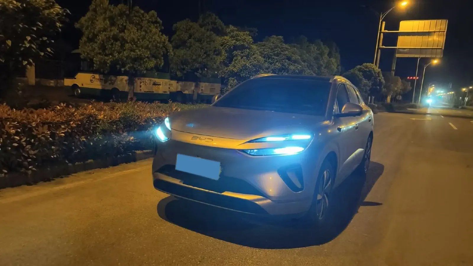 2025 LanDian E5 PLUS 1.5L 95HP L4 E-CVT PHEV,autocango,china used car exporter,china ev exporter,chinese used car exporter,chinese used ev exporter