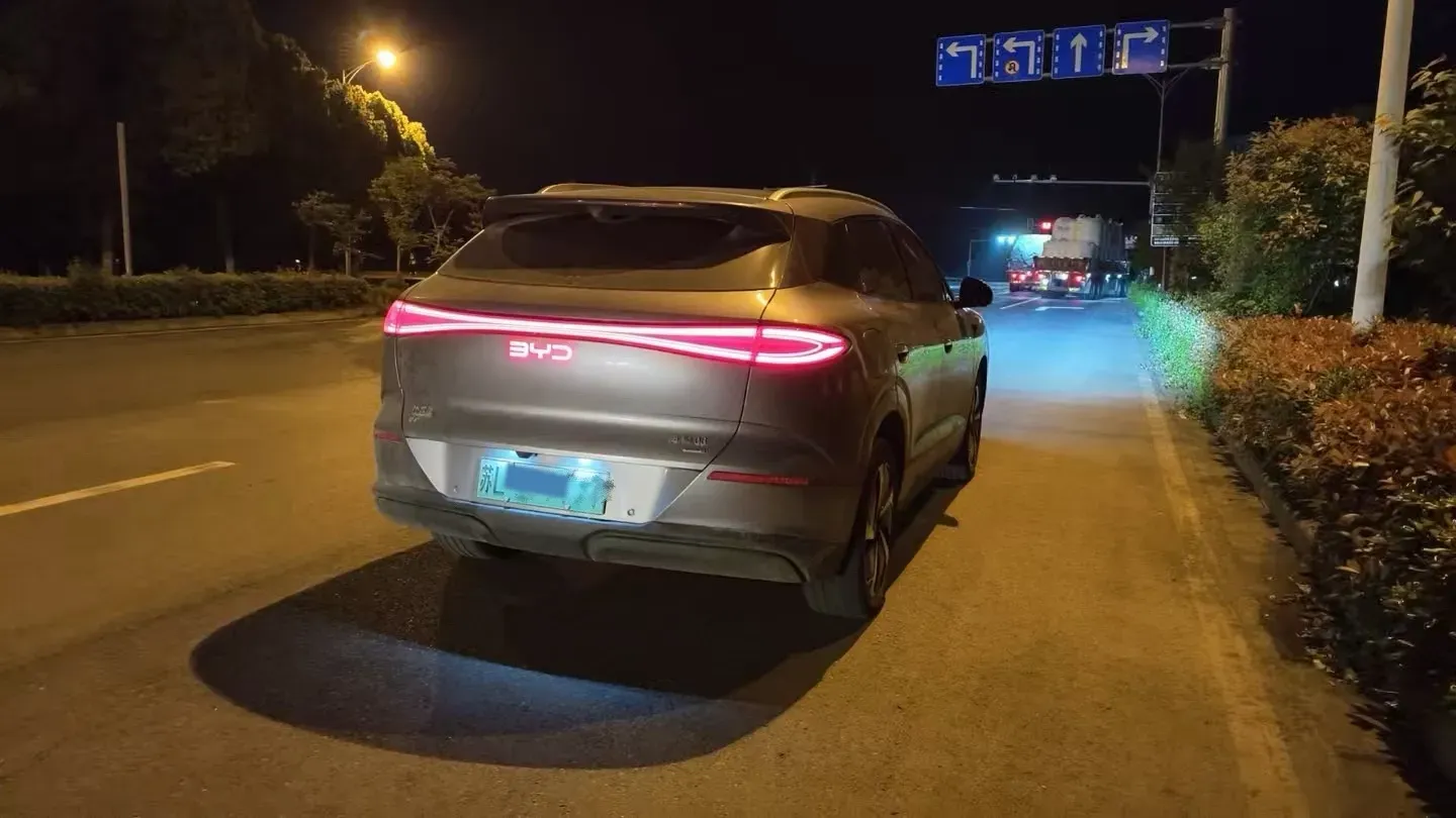 2025 LanDian E5 PLUS 1.5L 95HP L4 E-CVT PHEV,autocango,china used car exporter,china ev exporter,chinese used car exporter,chinese used ev exporter