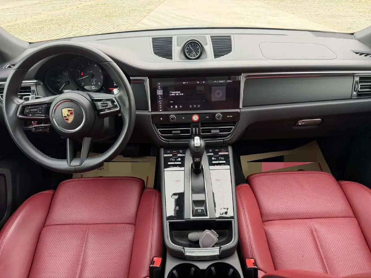 2024 Porsche Macan 2.0T 265HP L4 7DCT,autocango,china used car exporter,china ev exporter,chinese used car exporter,chinese used ev exporter