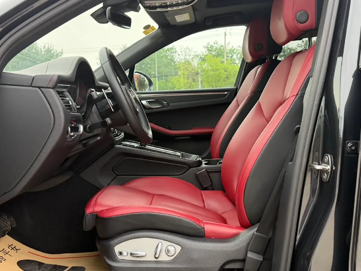 2024 Porsche Macan 2.0T 265HP L4 7DCT,autocango,china used car exporter,china ev exporter,chinese used car exporter,chinese used ev exporter