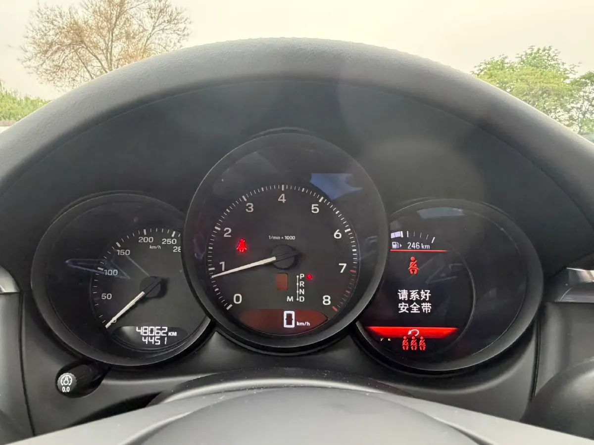 2024 Porsche Macan 2.0T 265HP L4 7DCT,autocango,china used car exporter,china ev exporter,chinese used car exporter,chinese used ev exporter