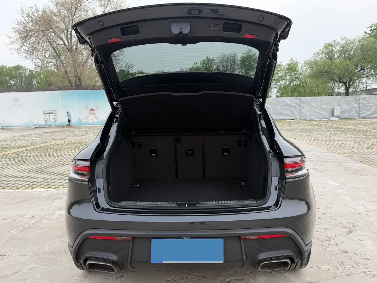 2024 Porsche Macan 2.0T 265HP L4 7DCT,autocango,china used car exporter,china ev exporter,chinese used car exporter,chinese used ev exporter