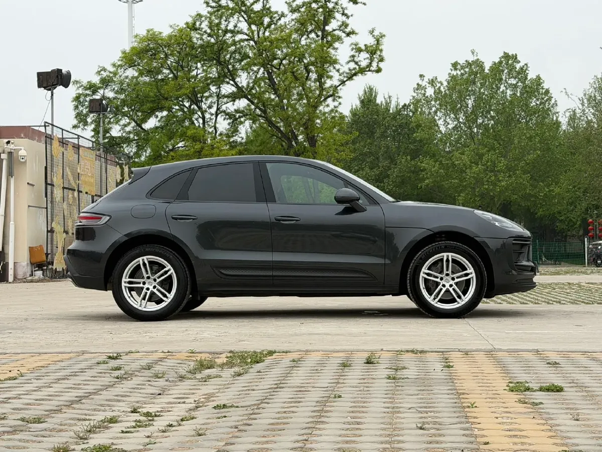 2024 Porsche Macan 2.0T 265HP L4 7DCT,autocango,china used car exporter,china ev exporter,chinese used car exporter,chinese used ev exporter