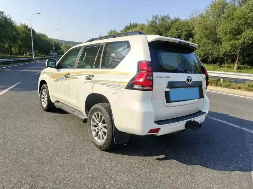 2018 Land Rover Discovery Sport 2.0T 241HP L4 9AT,autocango,china used car exporter,china ev exporter,chinese used car exporter,chinese used ev exporter