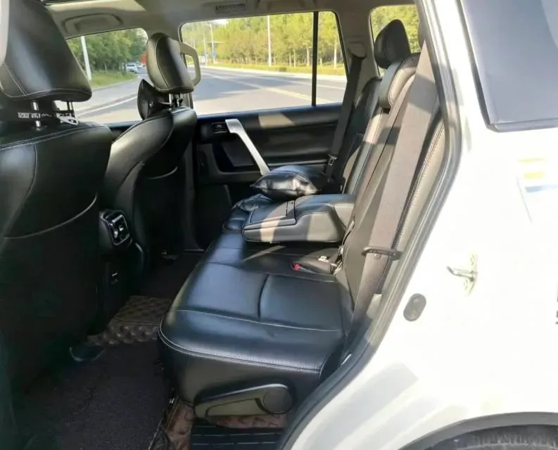 2018 Land Rover Discovery Sport 2.0T 241HP L4 9AT,autocango,china used car exporter,china ev exporter,chinese used car exporter,chinese used ev exporter