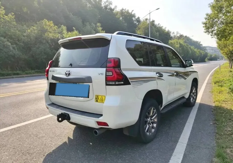 2018 Land Rover Discovery Sport 2.0T 241HP L4 9AT,autocango,china used car exporter,china ev exporter,chinese used car exporter,chinese used ev exporter