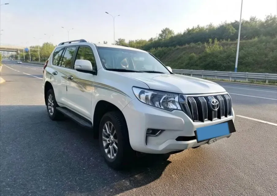 2018 Land Rover Discovery Sport 2.0T 241HP L4 9AT,autocango,china used car exporter,china ev exporter,chinese used car exporter,chinese used ev exporter